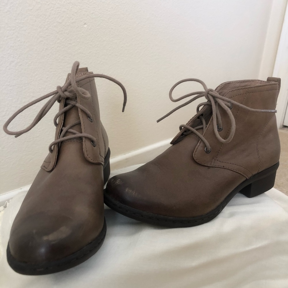 ⚡️BOGS⚡️ lace up ankle booties